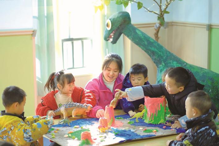长沙县始终把教育摆在优先发展位置，让每个孩子都能享受优质的教育。