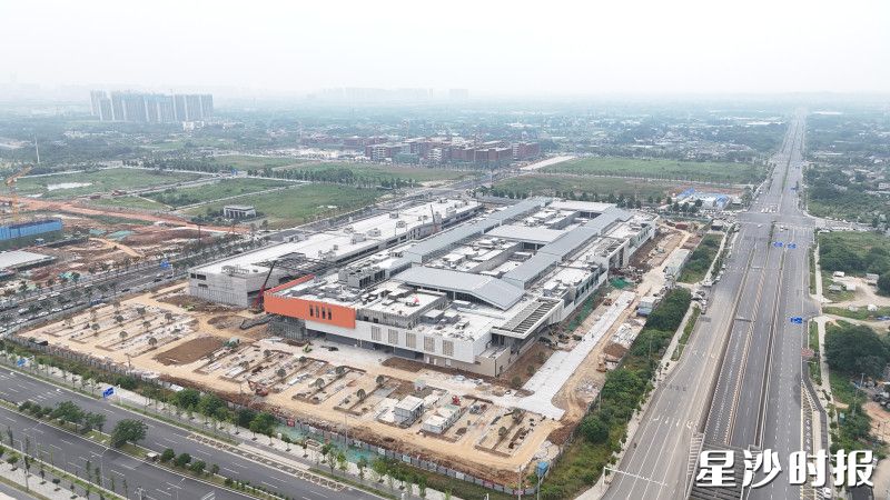 长沙杉杉奥特莱斯广场建设进度达85%，预计9月开业。均为项目方供图
