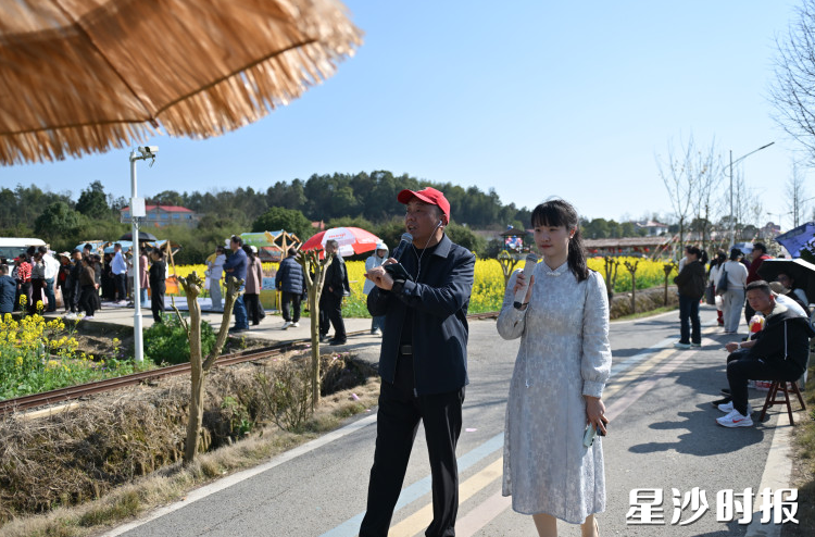 活动首日全程直播。均为江背镇供图