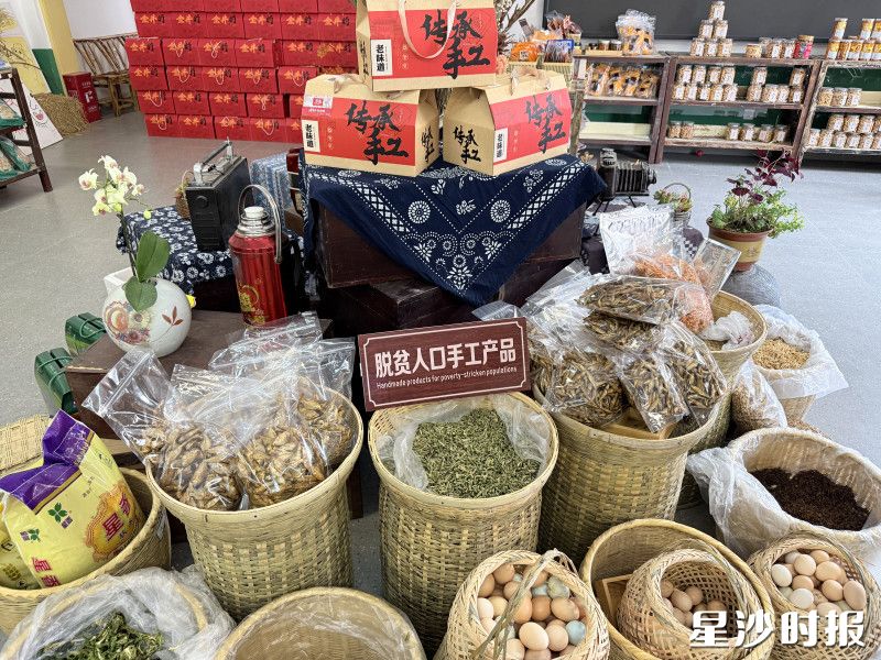 黄合阳打造的不仅是一个农产品展销平台,更是一个“有吃有玩有回忆”的文旅体验空间。