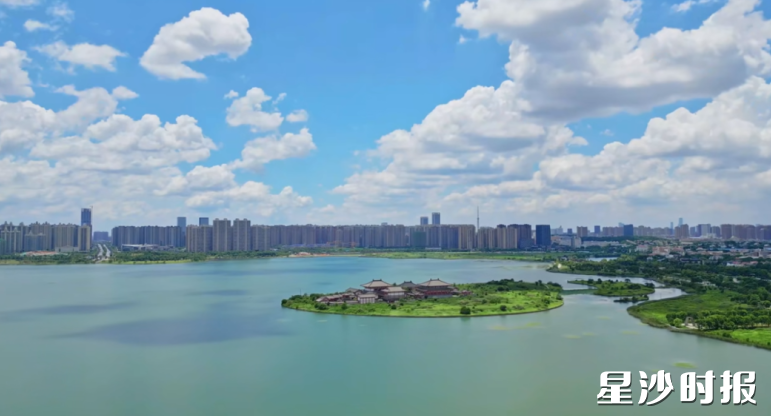 图为湖南松雅湖国家湿地公园。县水利局供图 图为湖南松雅湖国家湿地公园。县水利局供图