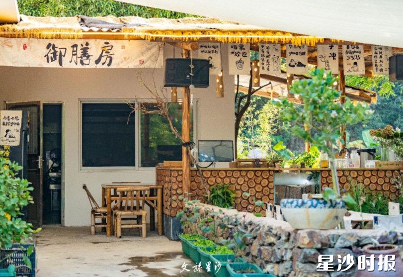 春润生态农场有两个院子，各有乐趣——春润一品·农家院有烟火气，元坡里·森林营地则绿意浓。