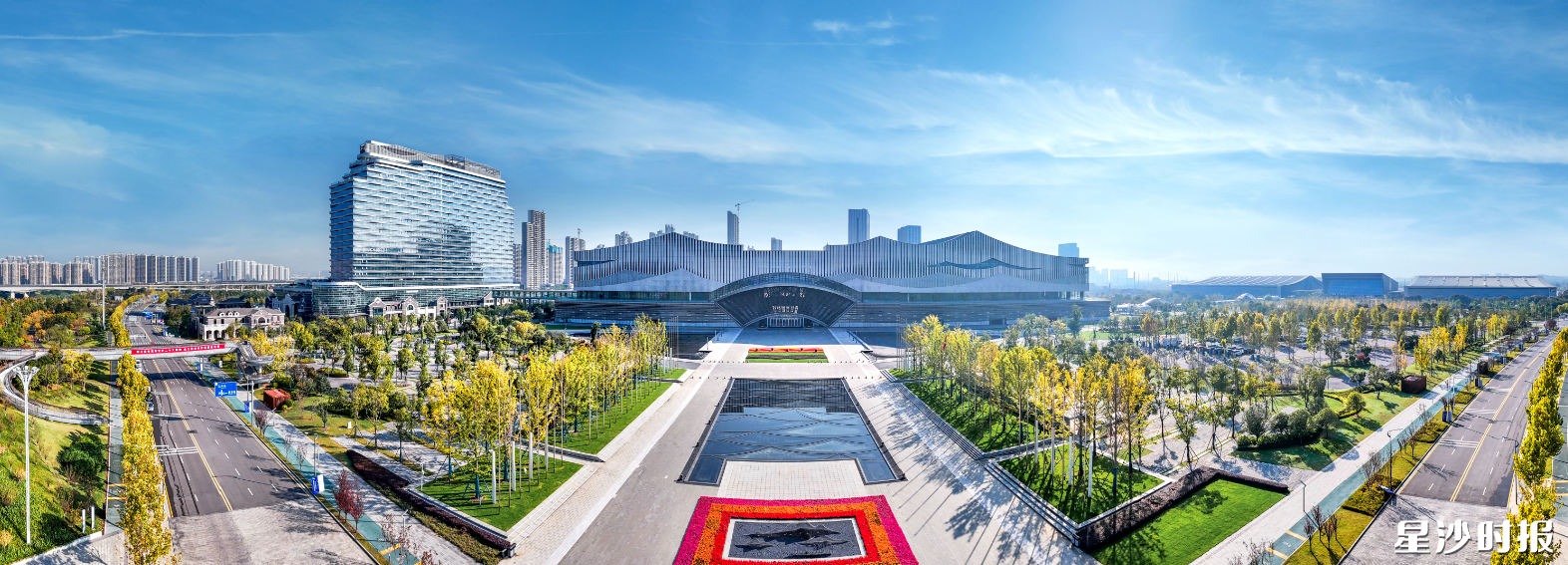 近年来，众多国际性展会纷纷落地长沙县，国际经贸“朋友圈”拓展到200多个国家（地区）。