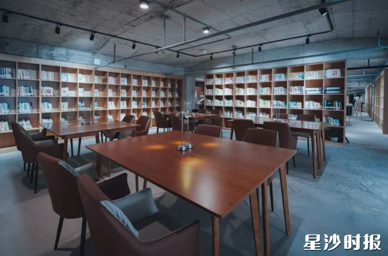 美邻空间打造出集阅读共享、创业交流、科创讲座、居民夜校、文化活动等功能于一体的新型公共服务空间。