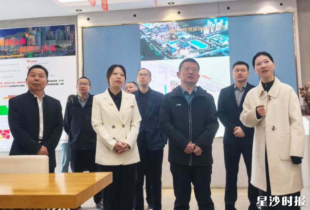 长沙市文联一行人在来悦文化影视基地调研。县文联供图 长沙市文联一行人在来悦文化影视基地调研。县文联供图