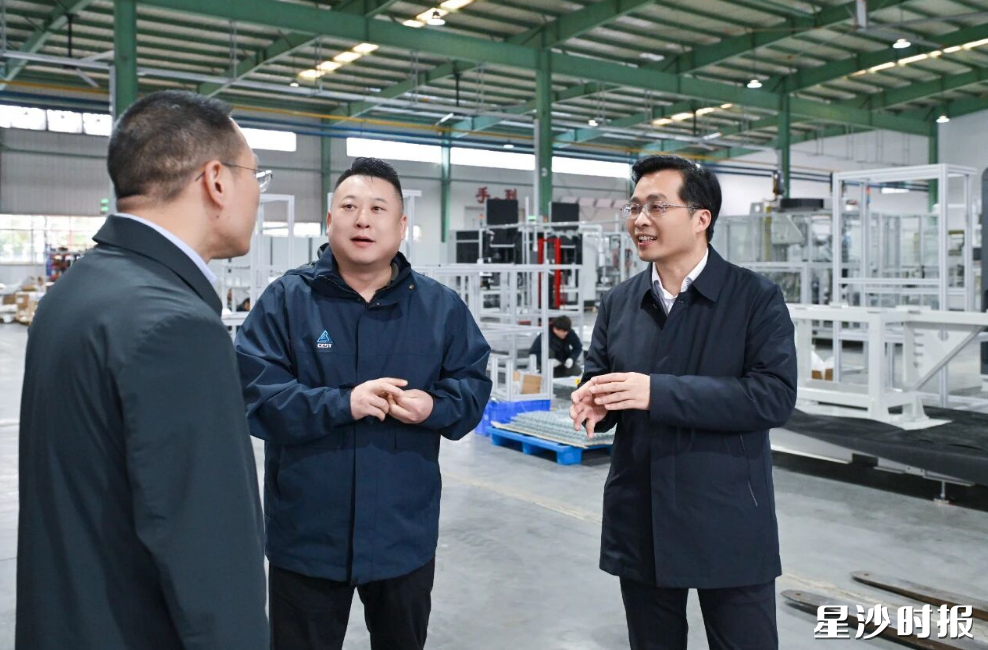 蒋红波在长沙亿斯特智能科技有限公司走访调研。均为刘思源 摄