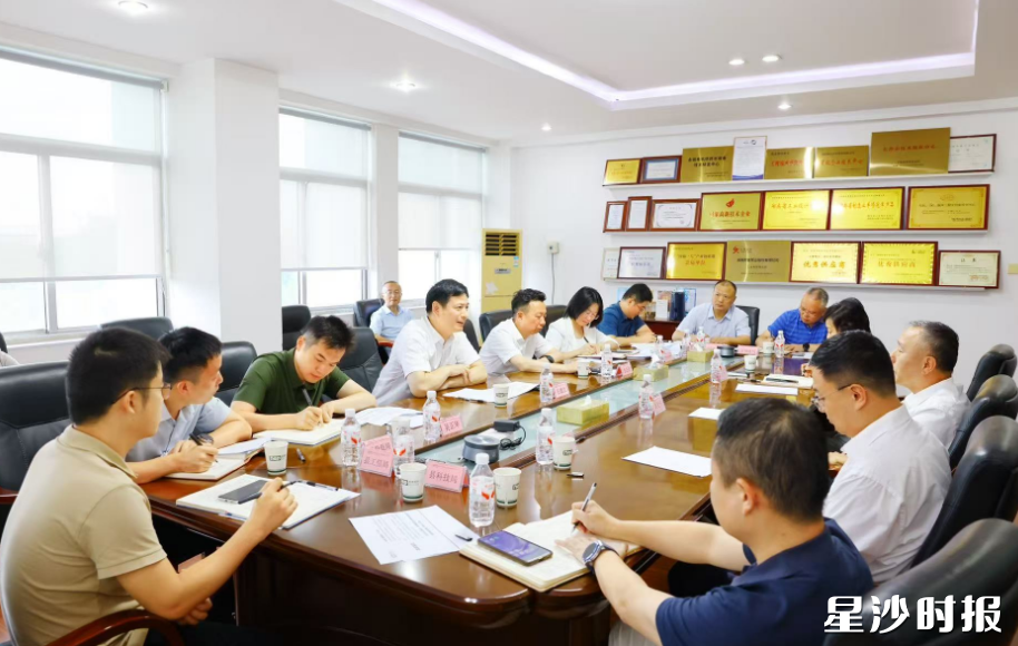 王雄文在湖南耐普泵业股份有限公司调研。 王雄文在湖南耐普泵业股份有限公司调研。